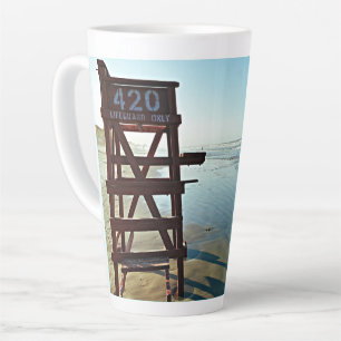 Tasse Latte Scene de plage Lifeguard