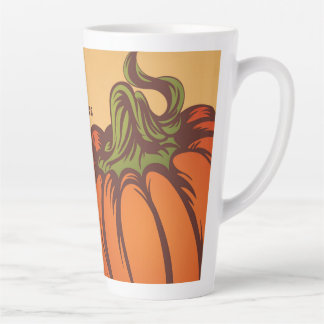 Tasse Latte Seul citrouille sur le terrain. Les feuilles d'aut