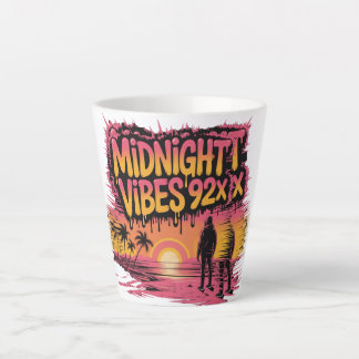 Tasse Latte Silhouette d'un homme debout sur la plage Latte Mu