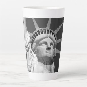 Tasse Latte Statue noire et blanche de la Liberté