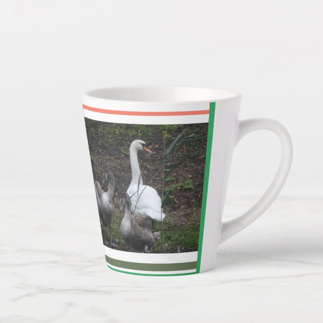 Tasse Latte Swan avec de jeunes cygnes mignons Design Latte Mu (Droite)