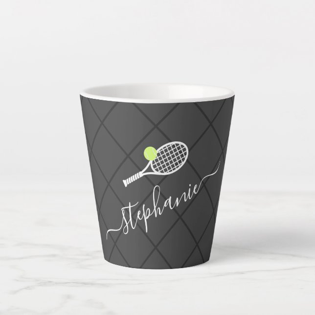 Tasse Latte Tennis Nom de script personnalisé Monogramme (Devant)