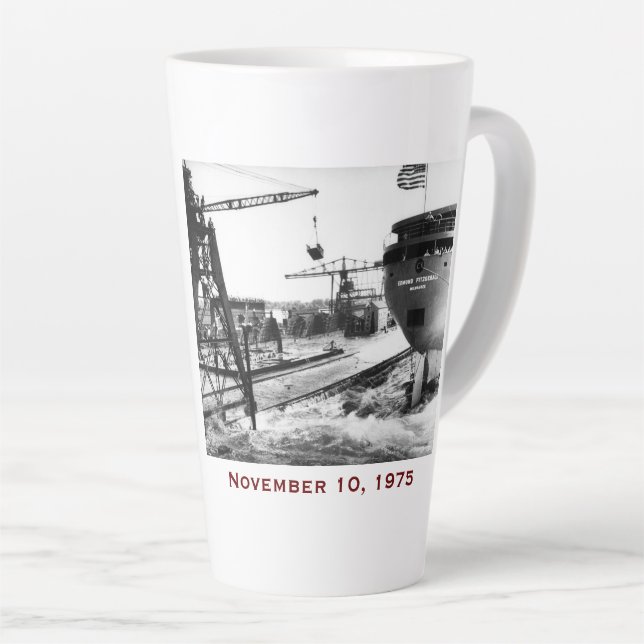 Tasse Latte The Edmund Fitzgerald with Crew Names (Angle droit)