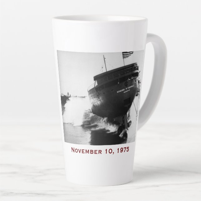 Tasse Latte The Edmund Fitzgerald with Crew Names (Angle droit)