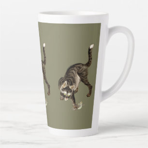 Tasse Latte Un chat japonais attrape une grenouille