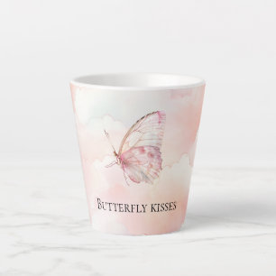 Tasse Latte Un Joli Papillon Rose Dans Les Nuages