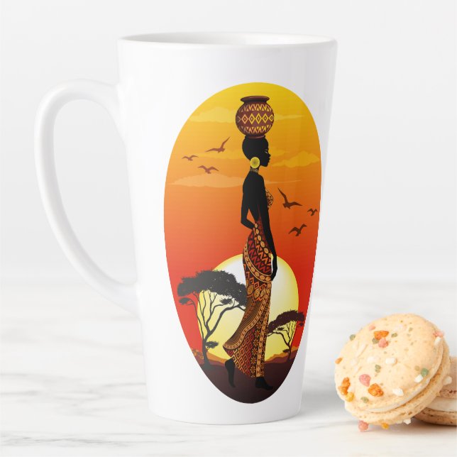 Tasse Latte Une belle femme africaine Silhouette sur les solei (En situation)
