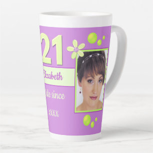 Tasse Latte Violet et vert avec nom photo de 21e anniversaire