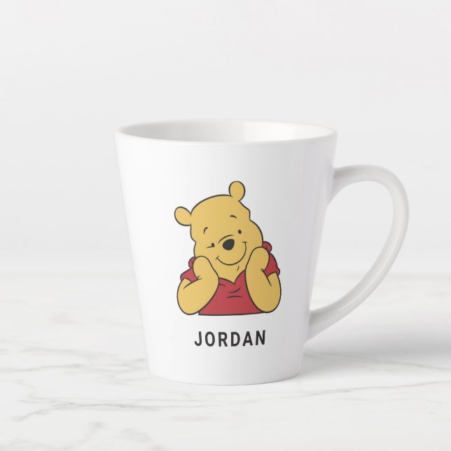 Tasse Latte Winnie les mains en l'air souriant (Droite)
