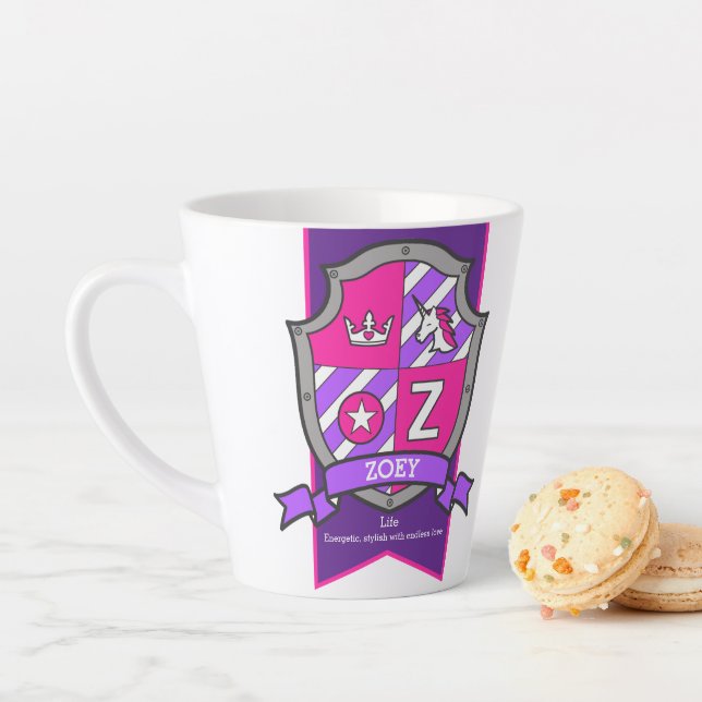 Tasse Latte Zoom nom signifiant chevalier violet lettre rose Z (En situation)