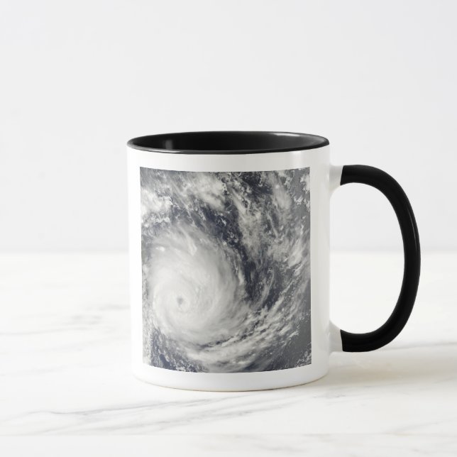 Tasse Le cyclone tropical Gael au large de Madagascar (Droite)