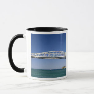 Tasse Le pont Blue Water est un pont à deux travées