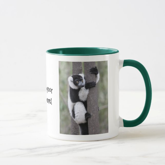 Tasse Lémur noir et blanc de Ruffed sur l'arbre (Droite)