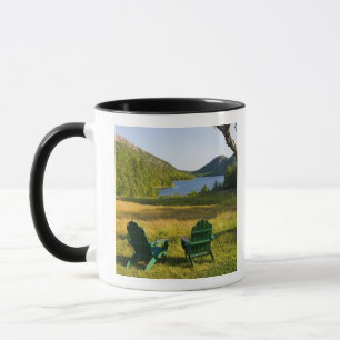Tasse Les chaises Adirondack sur la pelouse de la Jordan