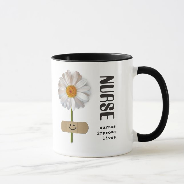 Tasse Les infirmières améliorent la vie. Nom personnalis (Droite)
