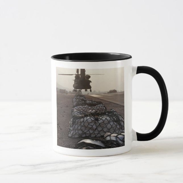 Tasse Les marines attachent des charges de traîneau (Droite)