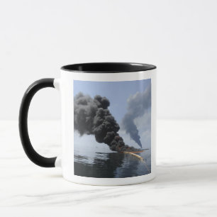 Tasse Les nuages foncés de la fumée et du feu émergent 3