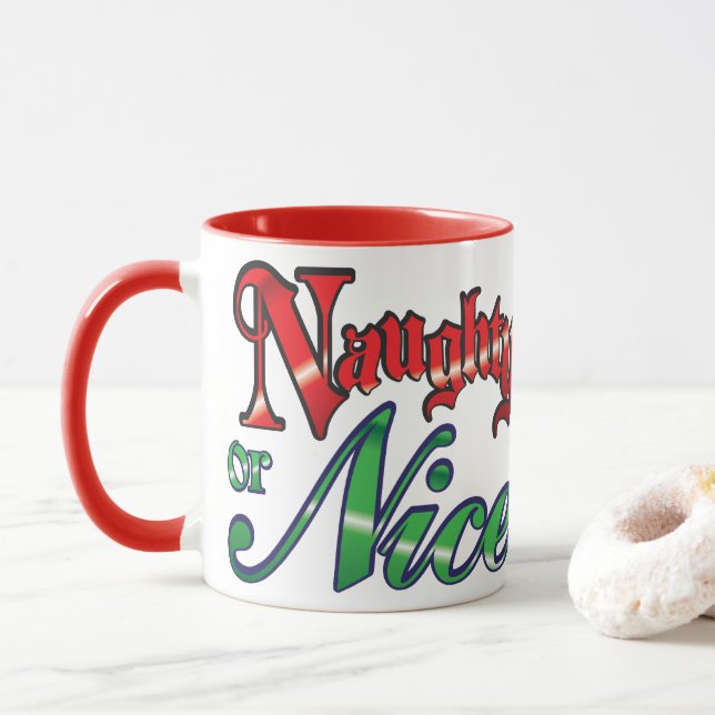 Tasse Lettres rouges rétro Noël, Naughty ou Nice (Avec donut)