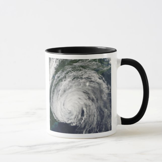 Tasse L'ouragan Earl au large du centre-Atlantique (Droite)