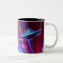 Tasse magenta de dimension d'UFO