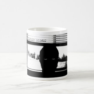Tasse magique jamais seule