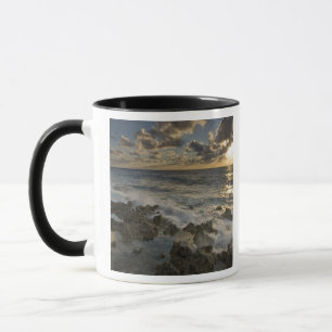 Tasse Mer des Caraïbes, Îles Caïmans. Vagues déferlantes