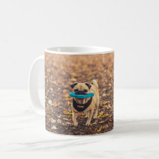 Tasse mignonne de carlin de chien