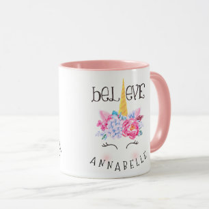 Tasse mignonne de licorne magique de chocolat