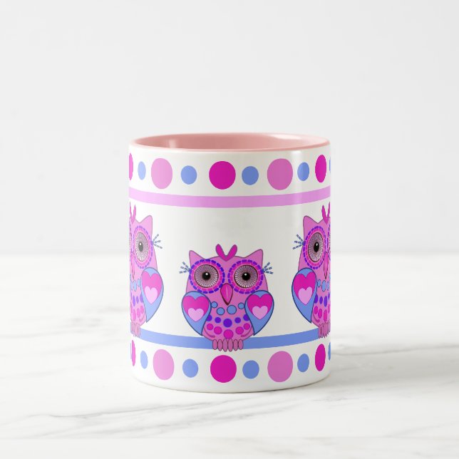 Tasse mignonne de pois et de hiboux de bande (Centre)