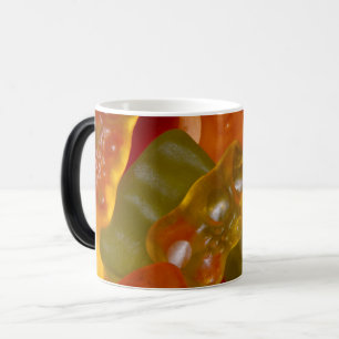 Tasse mit vielen bunten Gummibärchen Café