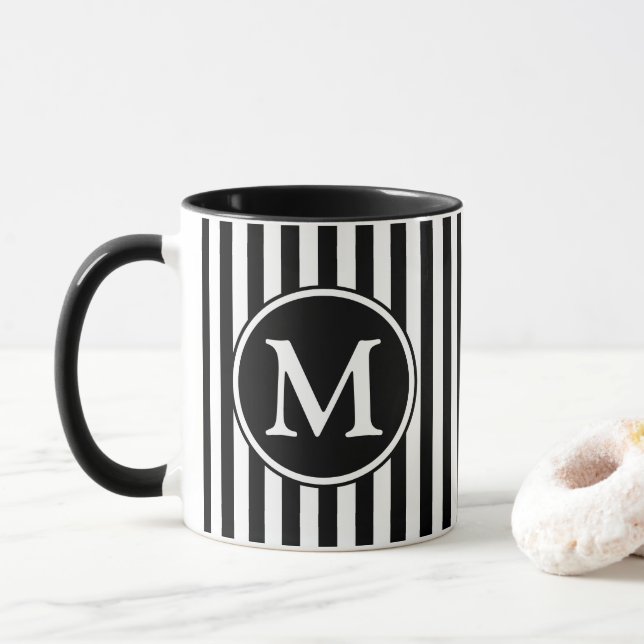 Tasse Monogramme à rayures noir et blanc moderne (Avec donut)