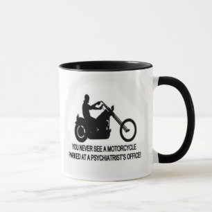 Tasse Moto garée en dehors du bureau d'un psychiatre