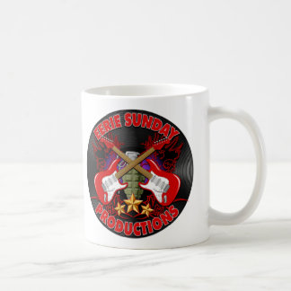 Tasse mystérieuse de brigade de dimanche