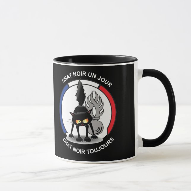 Tasse noire, à l'image des chats noirs (Droite)
