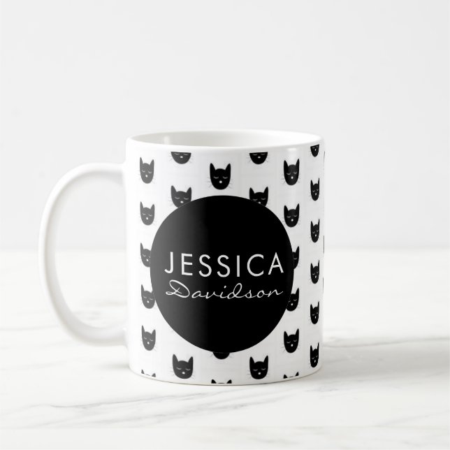 Tasse noire et blanche de nom d'impression de chat (Gauche)
