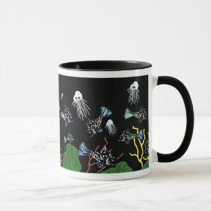 Tasse noire verte de corail de méduses de poisson