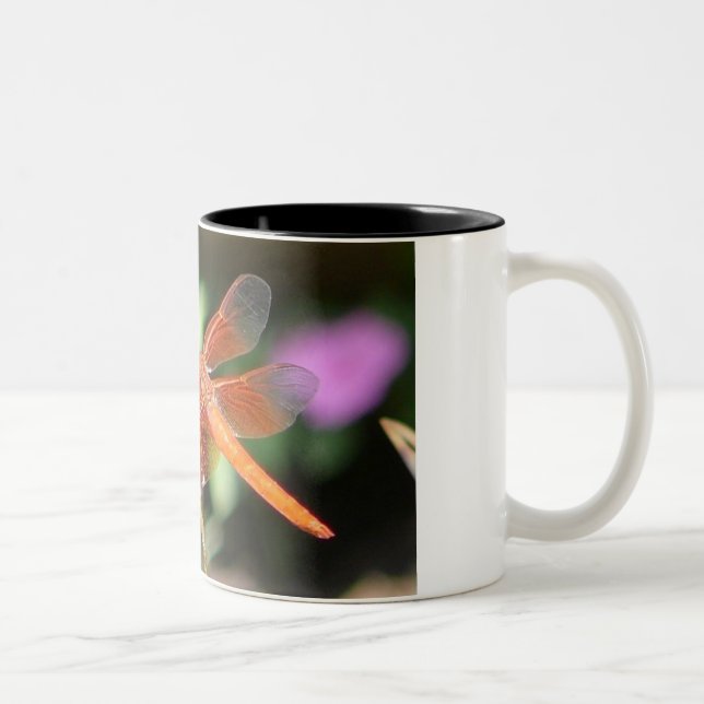 Tasse orange de libellule (Droit)