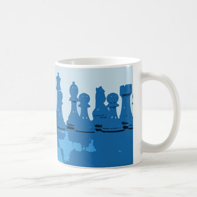 Tasse orientée bleue d'échecs (Droite)