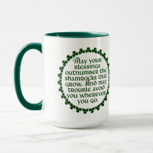 Tasse Peuvent vos bénédictions dépasser les shamrocks