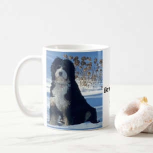 Tasse photo nom chien Bernedoodle montagne enneigé