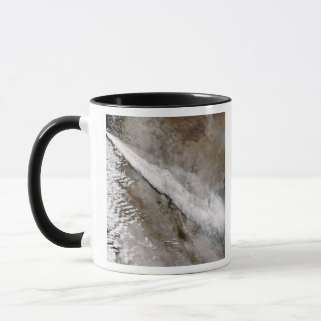 Tasse Plume de l'éruption du volcan Chaiten, Chili (Gauche)