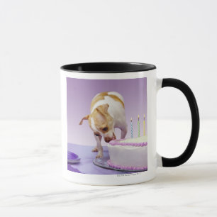 Tasse Poursuivez (chiwawa) manger le gâteau