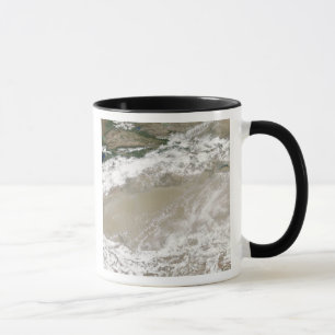 Tasse Poussière et nuages planaient au-dessus du Taklima