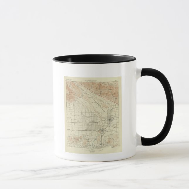 Tasse Quadrangle de San Bernardino montrant le Rift de S (Droite)