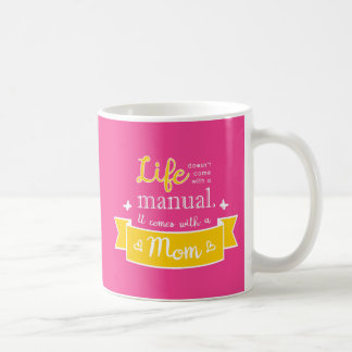 Tasse rose avec une citation pour maman