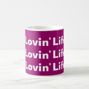 Tasse rose et blanche de la vie de Lovin