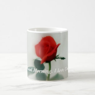 Tasse rose semblante impertinente
