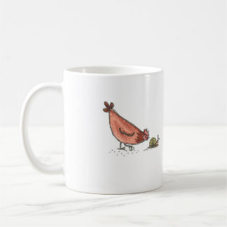 Tasse rouge d'ami de poule et d'escargot