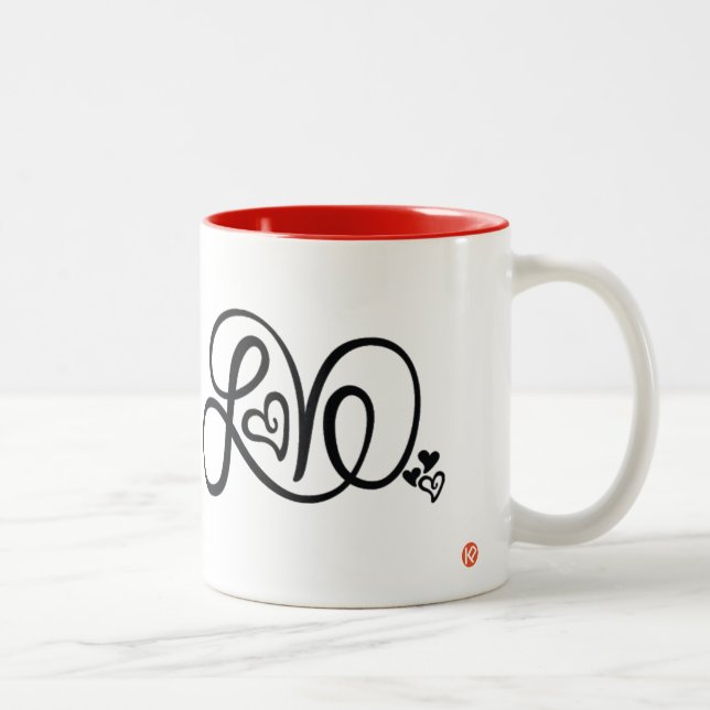 Tasse rouge d'amour avec le logo de la KP (Droit)