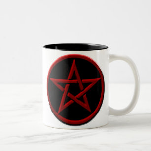 Tasse rouge de pentagone étoilé